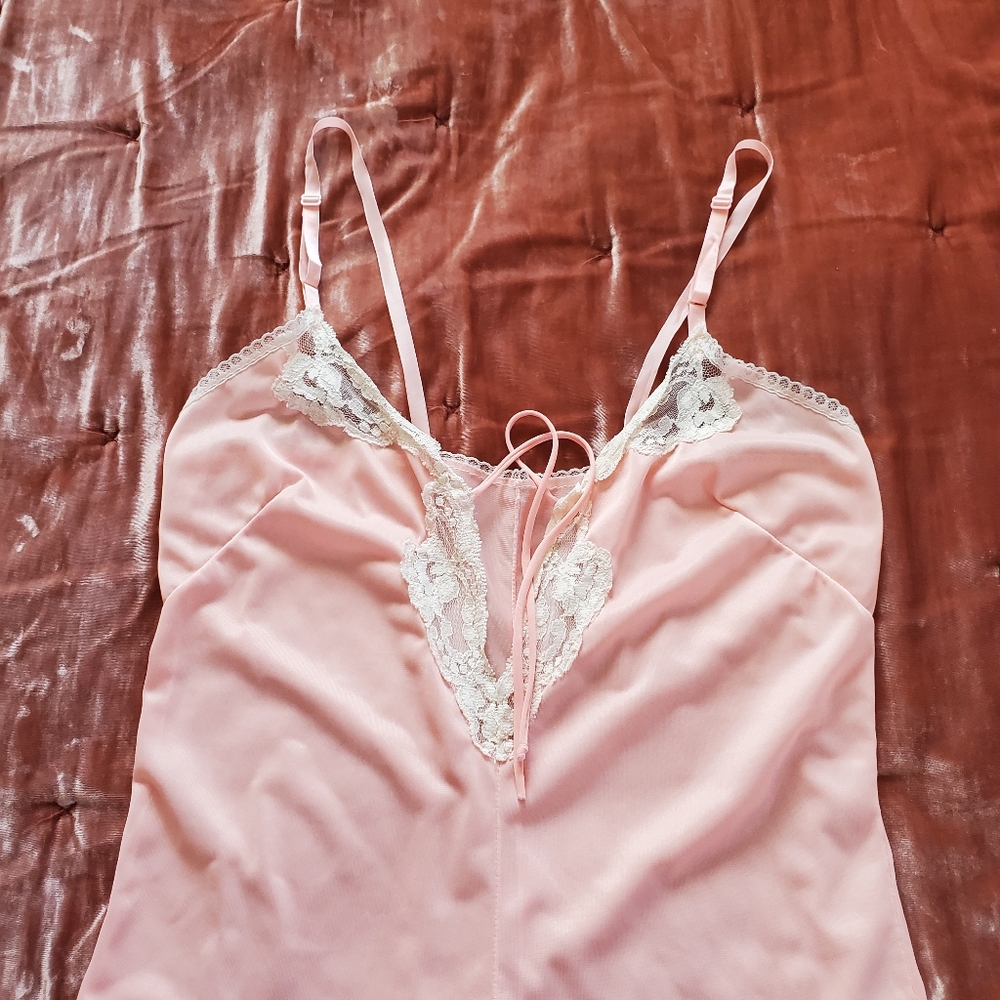 Pink w white lace vintage lingerie sleep romper - Picture 8 of 16